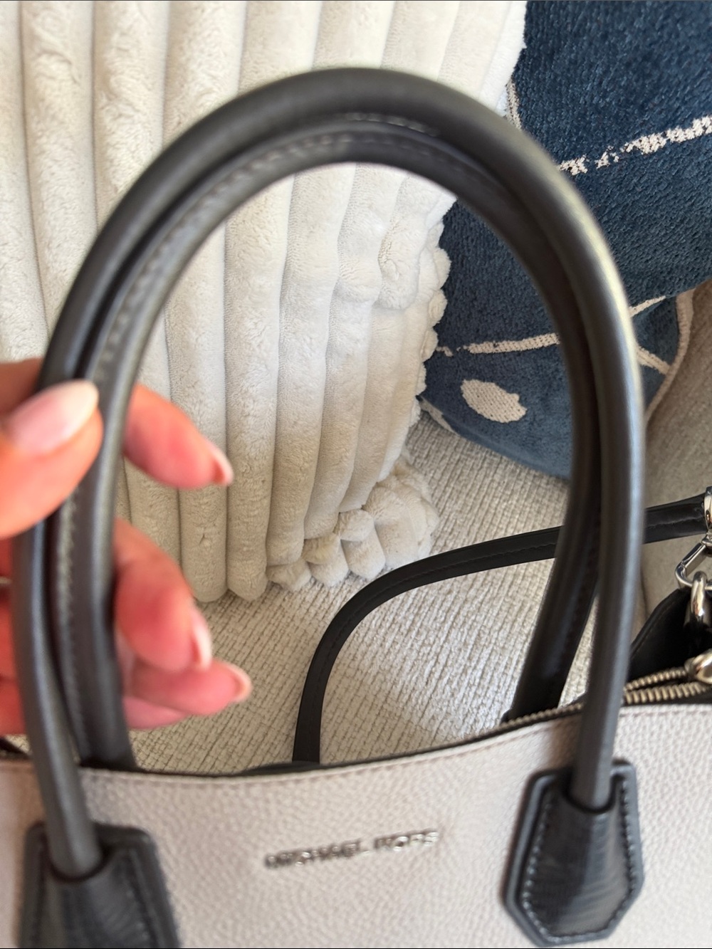 Michael Kors Grey and Black Mercer Pebbled Leather Convertible Tote - Picture 6 of 14